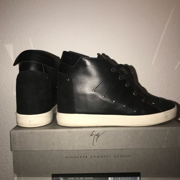 New. Sample shoe. - Picture 2 of 4